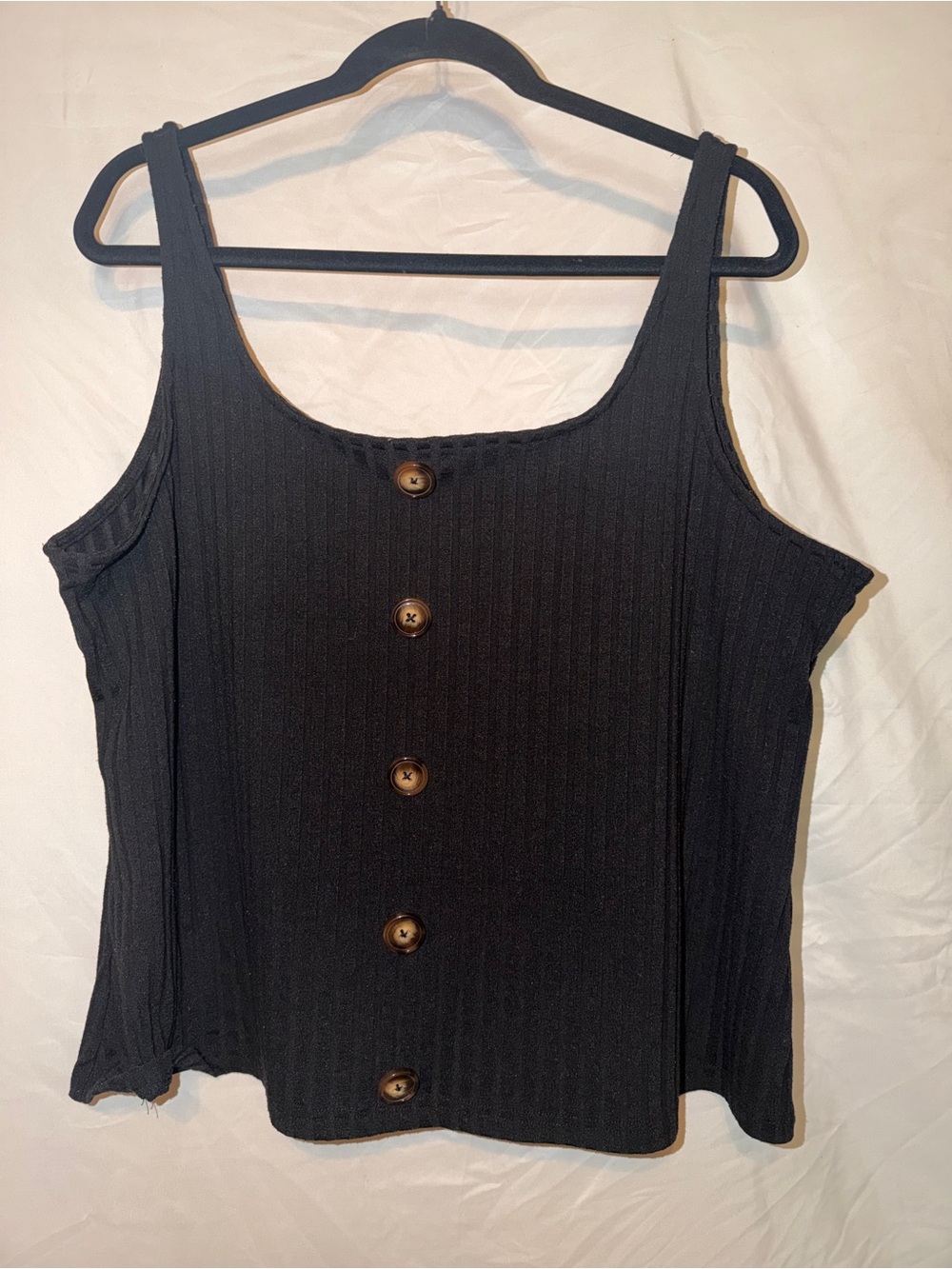 SHEIN Black Ribbed Button-Front Tank Top